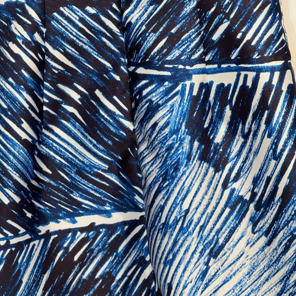 Milly NWT 6. Blue & white mini sheath - Picture 4 of 4